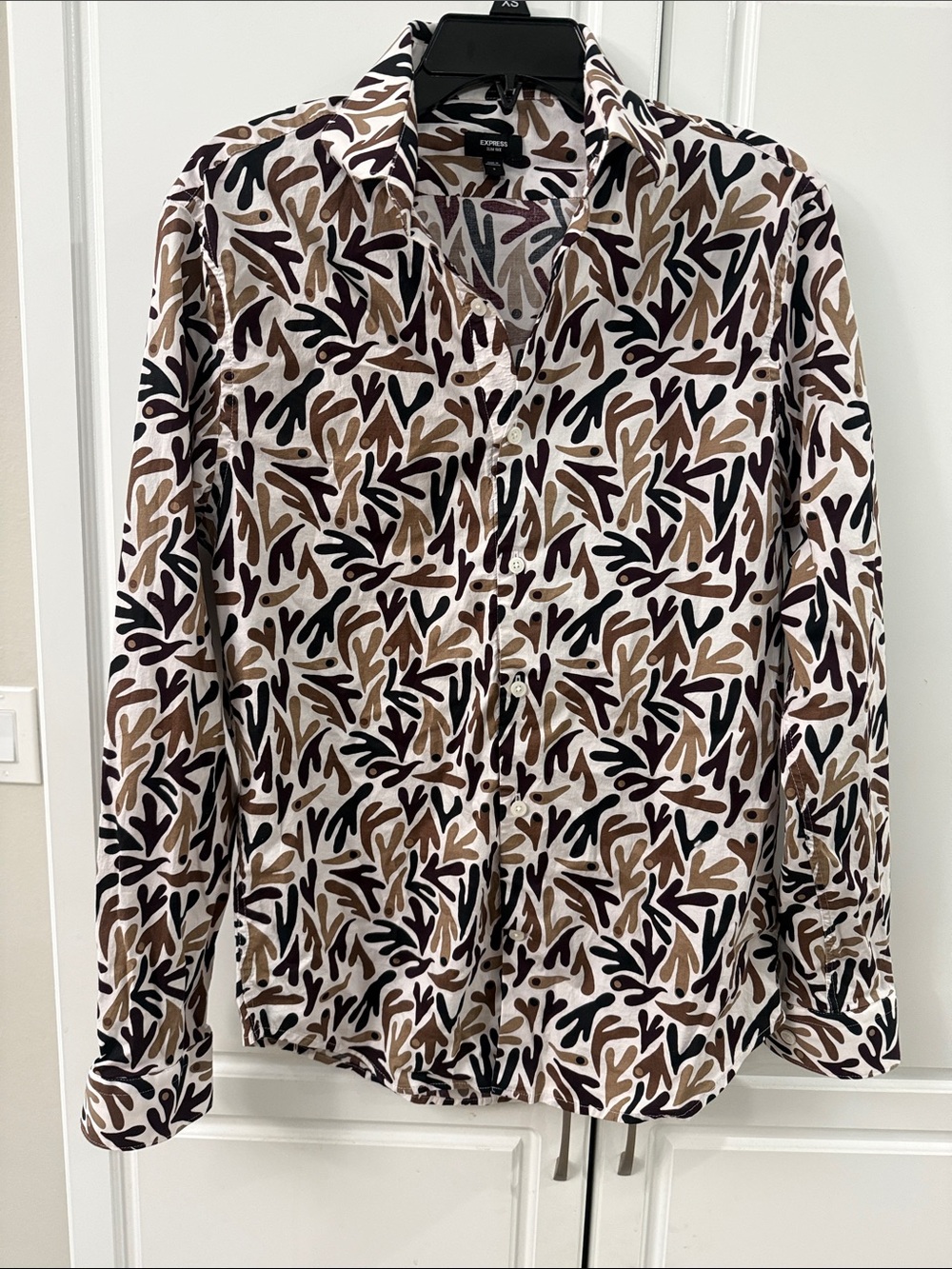 Express Women’s Button-Down Shirt — White, Brown & Black Leaf Print